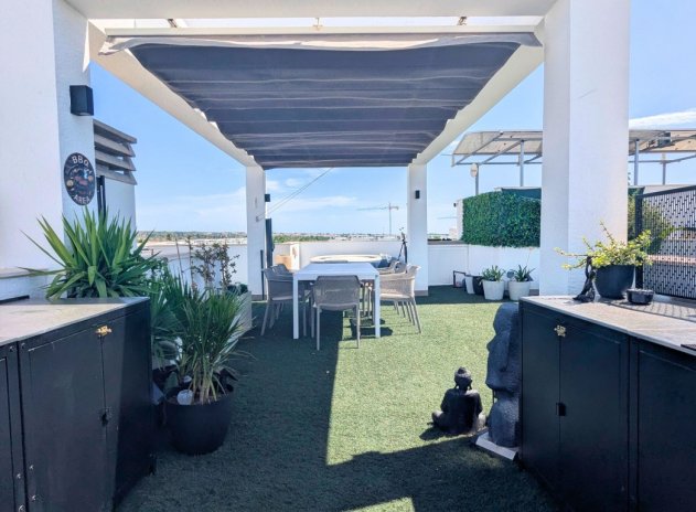 Resale - Apartment / Flat * - El Raso *