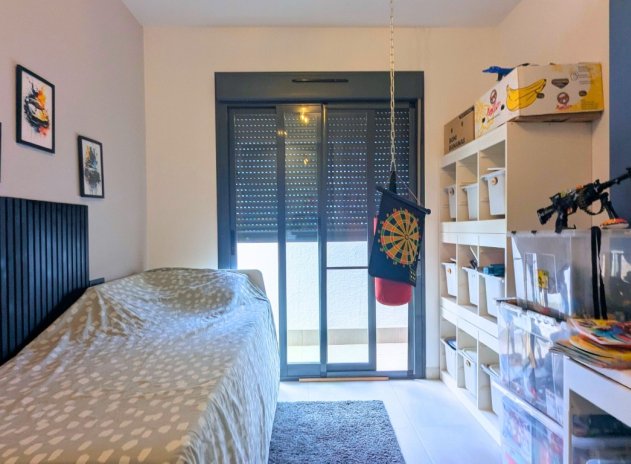 Resale - Apartment / Flat * - El Raso *