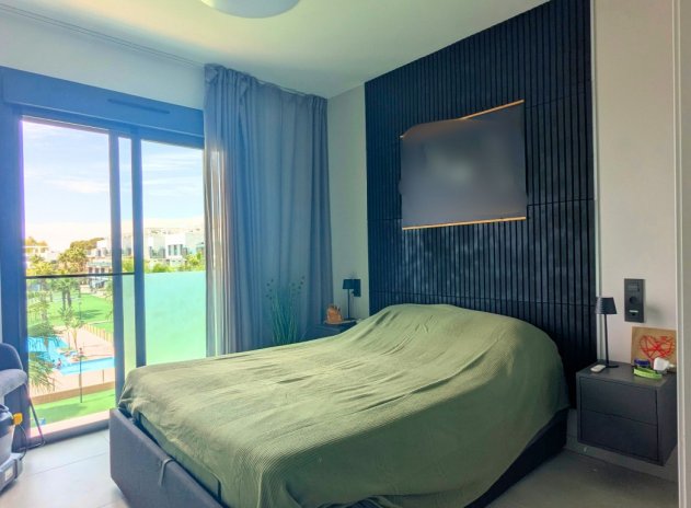 Resale - Apartment / Flat * - El Raso *