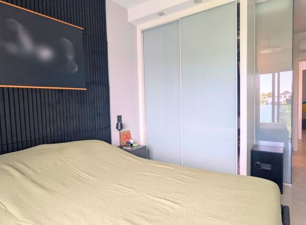 Resale - Apartment / Flat * - El Raso *