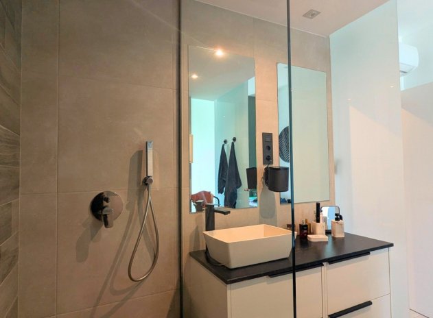 Resale - Apartment / Flat * - El Raso *
