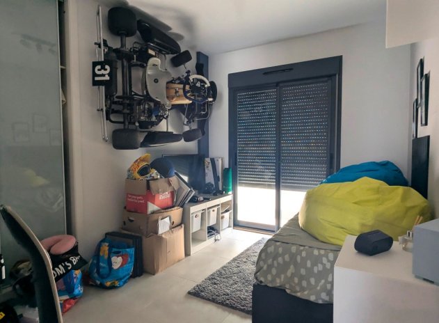 Resale - Apartment / Flat * - El Raso *