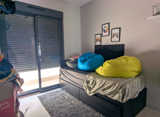 Resale - Apartment / Flat * - El Raso *