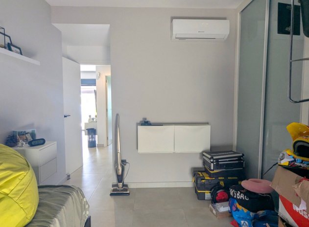 Resale - Apartment / Flat * - El Raso *