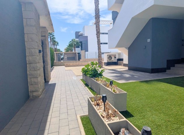 Resale - Apartment / Flat * - El Raso *
