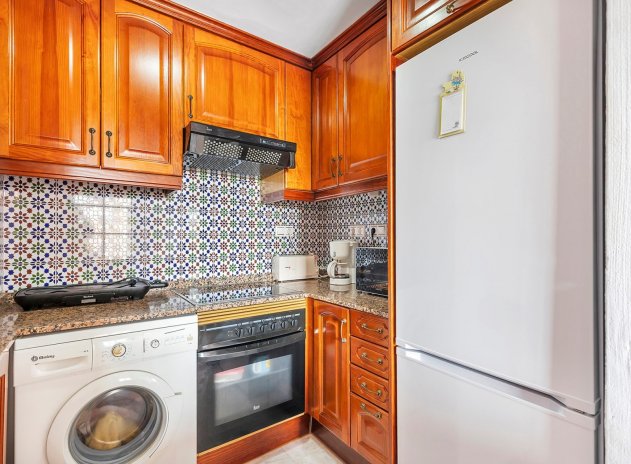 Resale - Apartment / Flat * - Torrevieja * - Playa de los Locos *