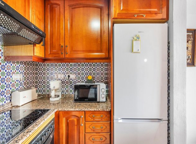 Resale - Apartment / Flat * - Torrevieja * - Playa de los Locos *