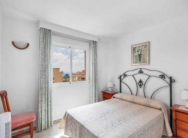 Resale - Apartment / Flat * - Torrevieja * - Playa de los Locos *