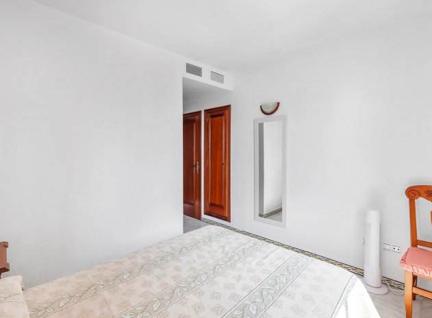 Resale - Apartment / Flat * - Torrevieja * - Playa de los Locos *