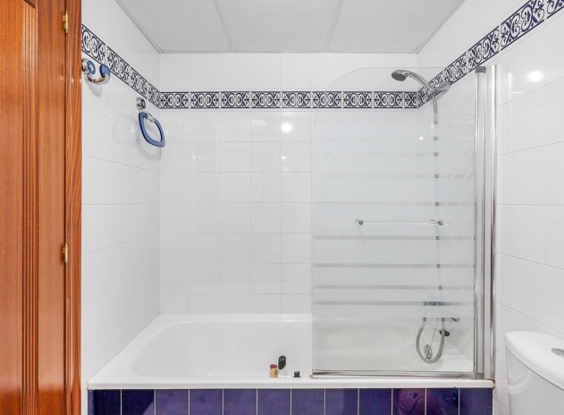 Resale - Apartment / Flat * - Torrevieja * - Playa de los Locos *