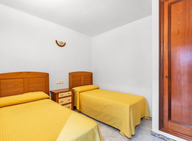 Resale - Apartment / Flat * - Torrevieja * - Playa de los Locos *