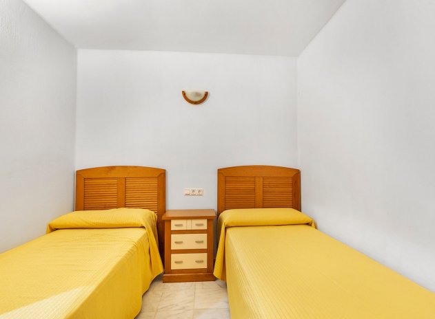 Resale - Apartment / Flat * - Torrevieja * - Playa de los Locos *