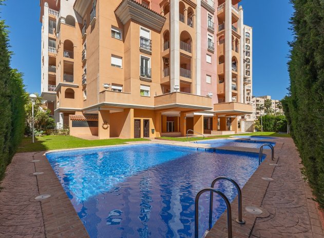 Resale - Apartment / Flat * - Torrevieja * - Playa de los Locos *