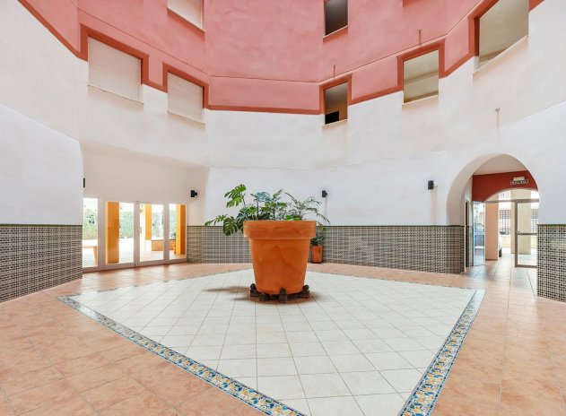 Resale - Apartment / Flat * - Torrevieja * - Playa de los Locos *