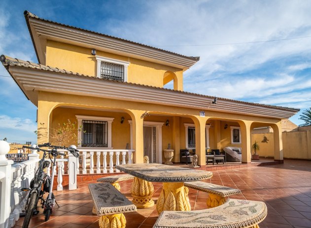 Herverkoop - Villa - Torrevieja - Los Balcones