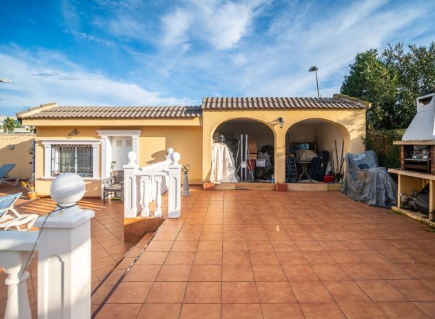 Herverkoop - Villa - Torrevieja - Los Balcones