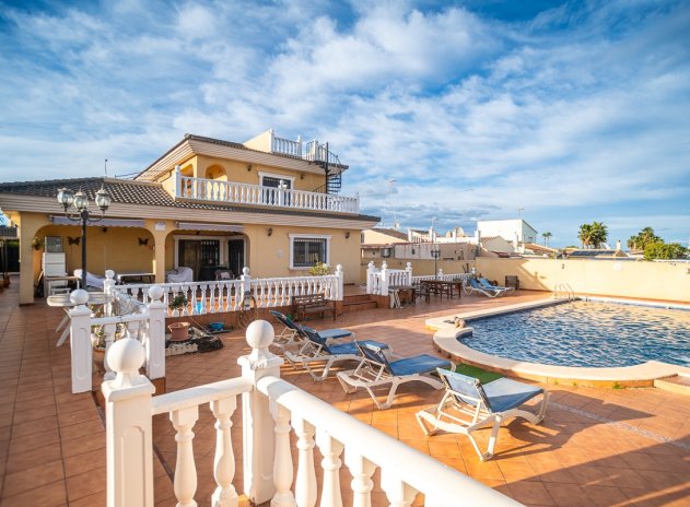 Herverkoop - Villa - Torrevieja - Los Balcones