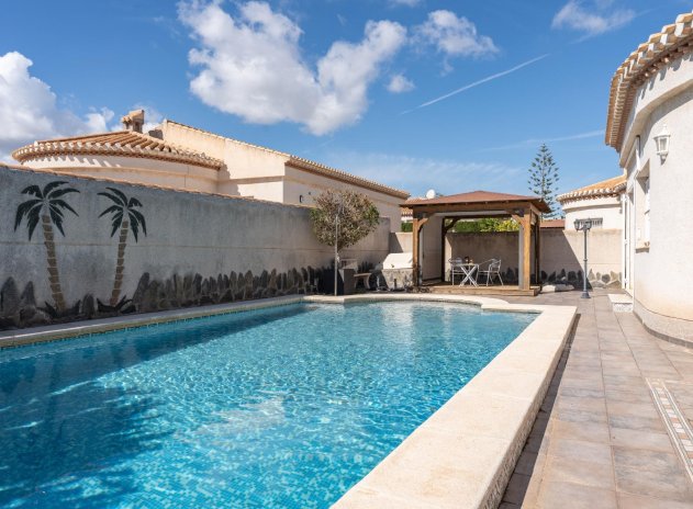 Resale - Villa * - Orihuela Costa * - Playa Flamenca *