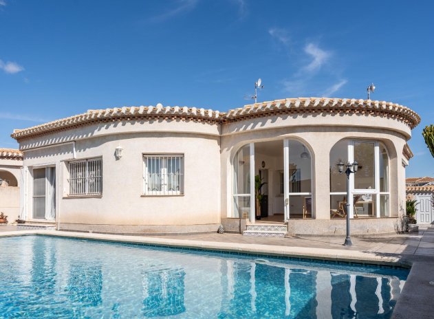Resale - Villa * - Orihuela Costa * - Playa Flamenca *
