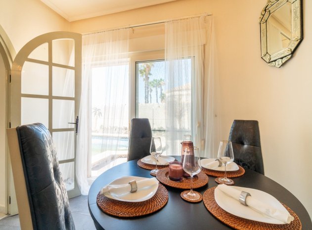 Resale - Villa * - Orihuela Costa * - Playa Flamenca *