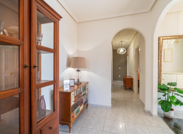 Resale - Villa * - Orihuela Costa * - Playa Flamenca *