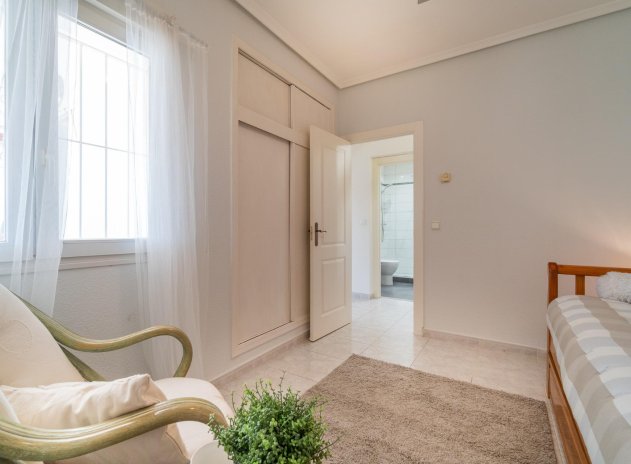 Resale - Villa * - Orihuela Costa * - Playa Flamenca *