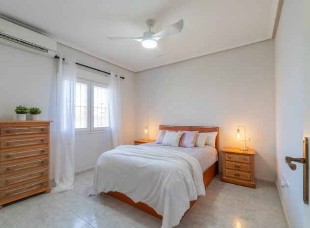 Resale - Villa * - Orihuela Costa * - Playa Flamenca *