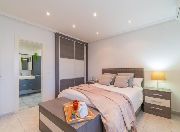 Resale - Villa * - Orihuela Costa * - Playa Flamenca *