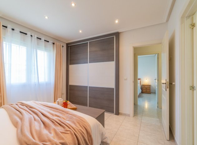 Resale - Villa * - Orihuela Costa * - Playa Flamenca *