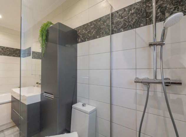 Resale - Villa * - Orihuela Costa * - Playa Flamenca *