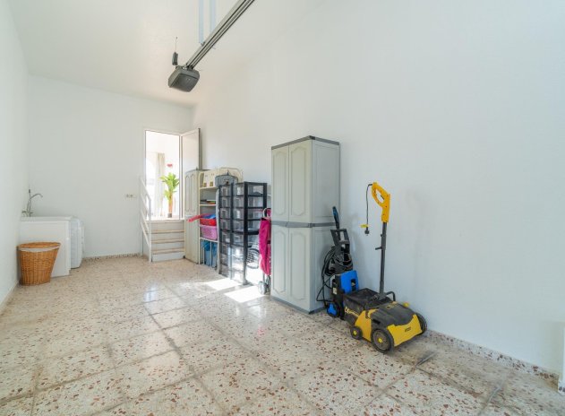 Resale - Villa * - Orihuela Costa * - Playa Flamenca *
