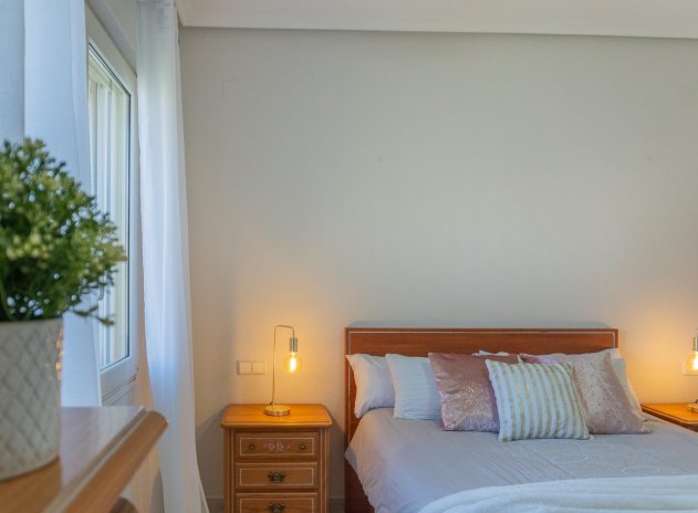 Resale - Villa * - Orihuela Costa * - Playa Flamenca *