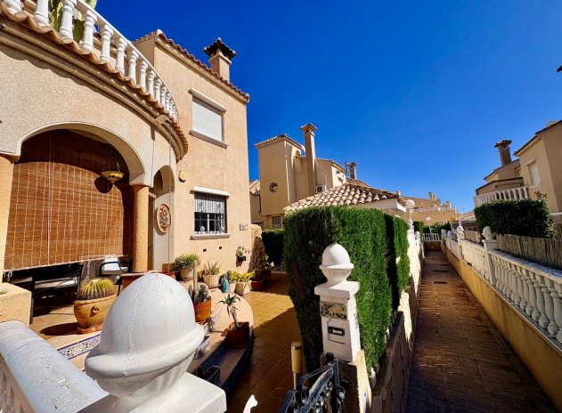 Resale - Apartment / Flat * - Orihuela Costa * - Playa Flamenca *