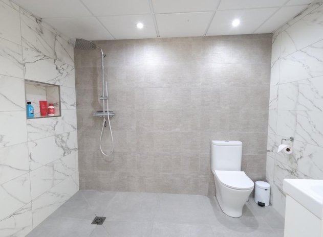 Herverkoop - Villa - Torrevieja - Los Balcones