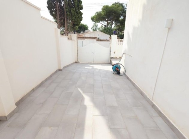 Herverkoop - Villa - Torrevieja - Los Balcones