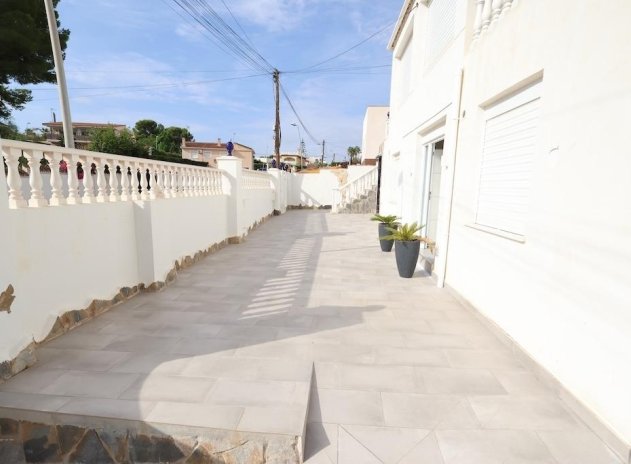Herverkoop - Villa - Torrevieja - Los Balcones