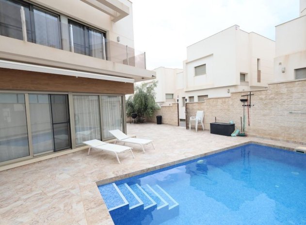 Herverkoop - Villa - Orihuela Costa - Villamartín
