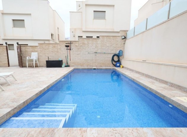 Herverkoop - Villa - Orihuela Costa - Villamartín