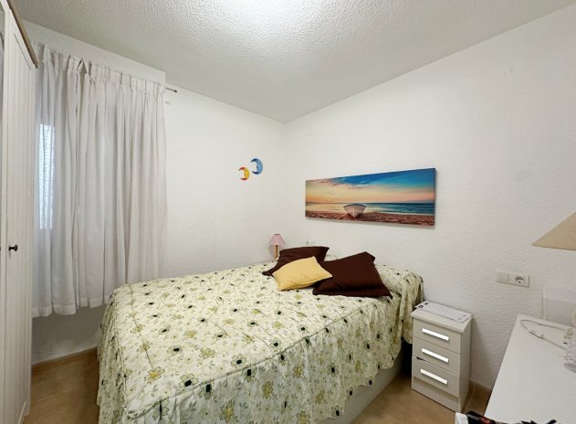 Resale - Apartment / Duplex - Torrevieja * - Playa de los Naufragos