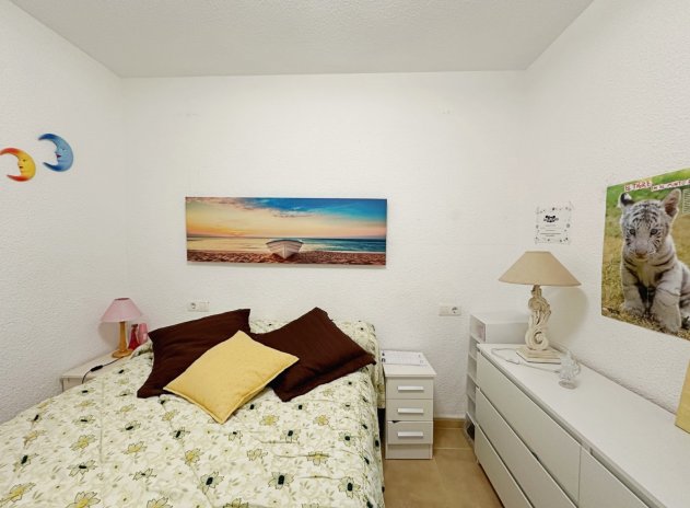 Resale - Apartment / Duplex - Torrevieja * - Playa de los Naufragos