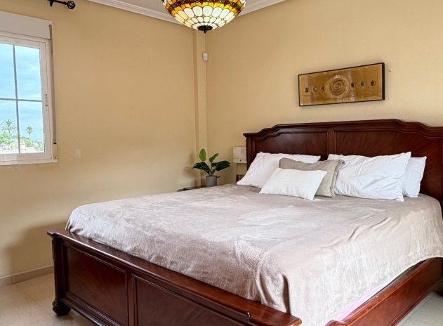 Herverkoop - Villa - Orihuela Costa