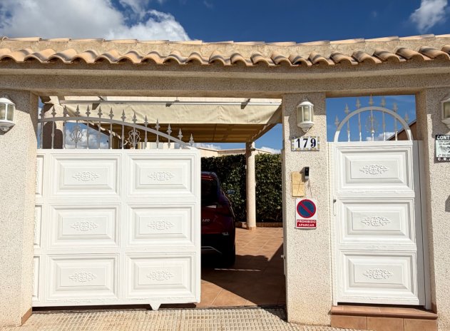 Herverkoop - Villa - Orihuela Costa
