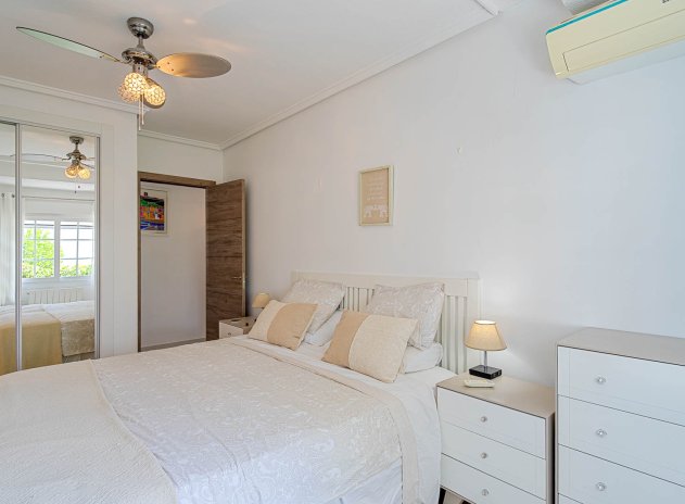 Revente - Villa - Orihuela Costa - Villamartin