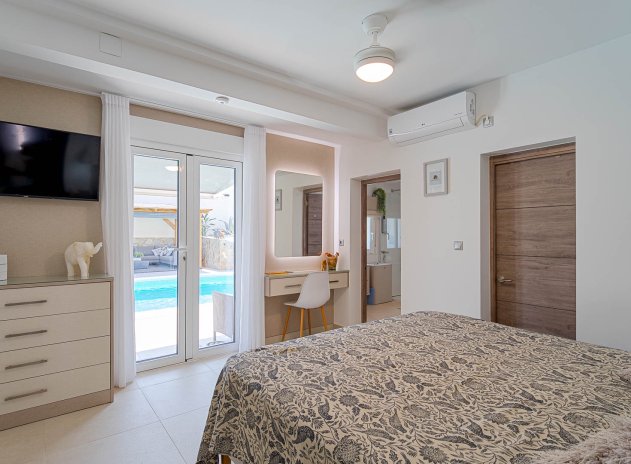 Revente - Villa - Orihuela Costa - Villamartin
