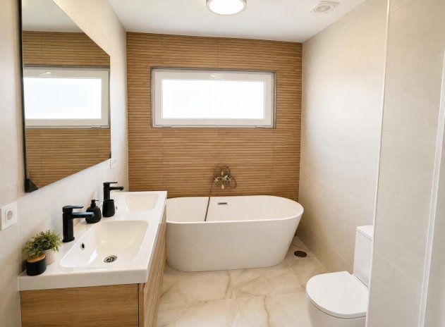 Resale - Townhouse * - Torrevieja * - Los Balcones *