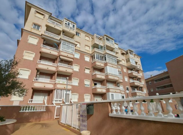 Resale - Apartment / Flat * - Torrevieja * - Torreblanca *