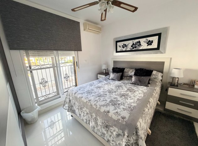 Resale - Townhouse * - Orihuela * - Entre Naranjos *