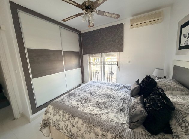 Resale - Townhouse * - Orihuela * - Entre Naranjos *