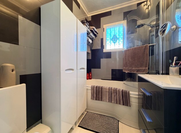 Resale - Townhouse * - Orihuela * - Entre Naranjos *