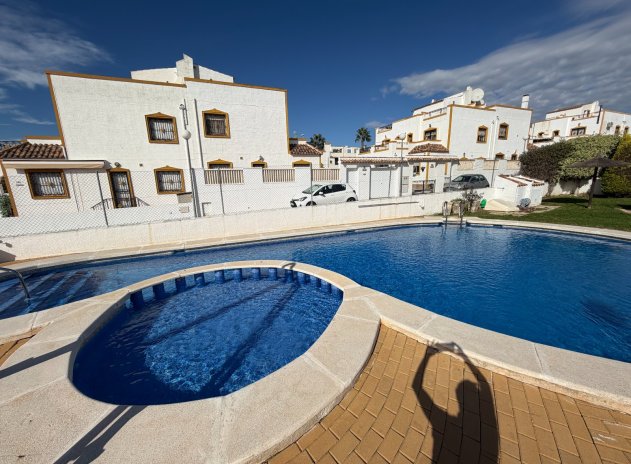 Resale - Townhouse * - Orihuela * - Entre Naranjos *